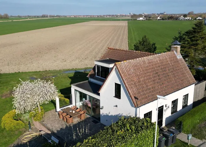 Buitenhof, Cosy Villa With Stunning Views